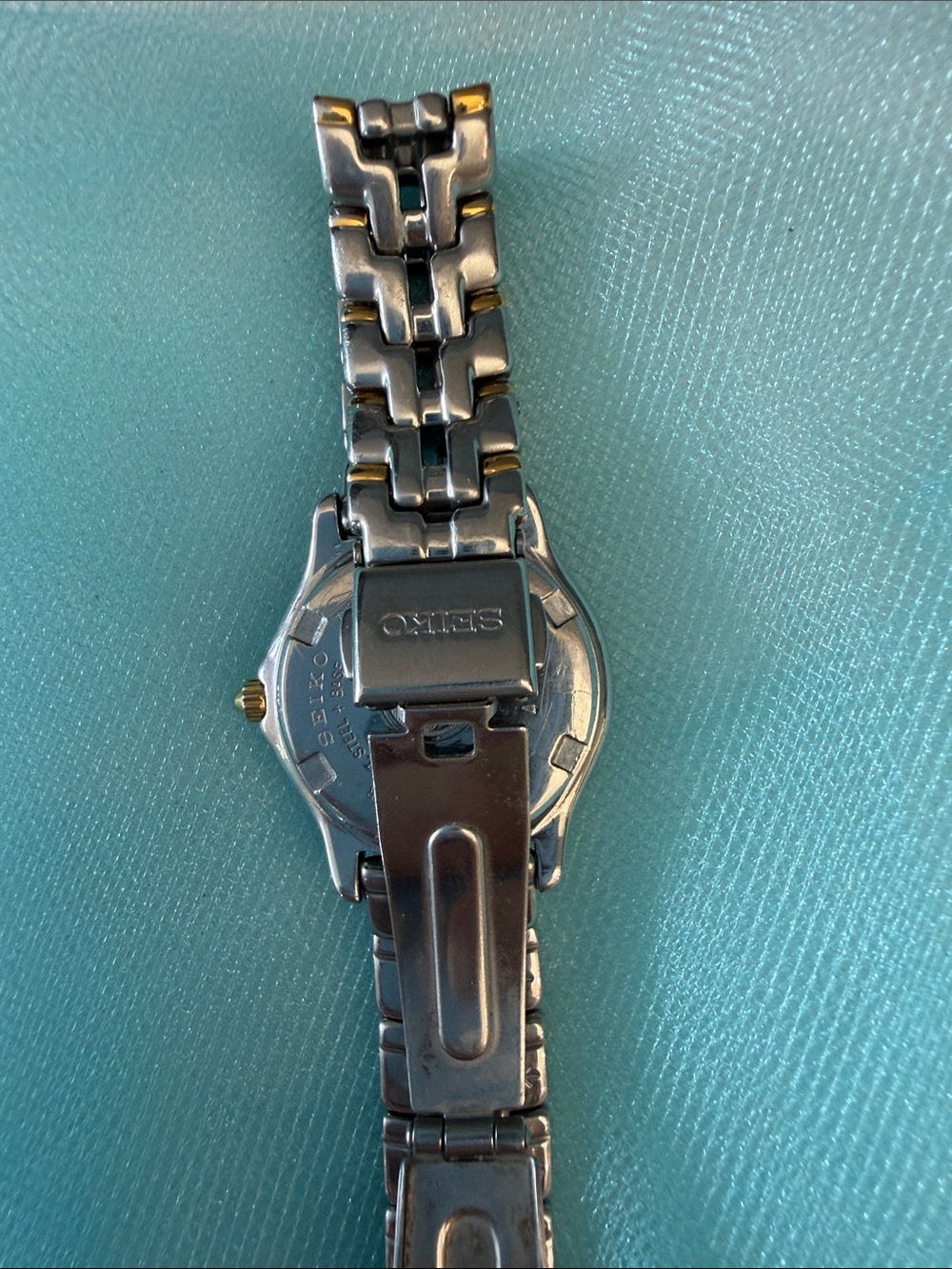 Vintage Seiko Two-Tone Bracelet Watch - Silver & Gold Accents - Picture 3 of 6